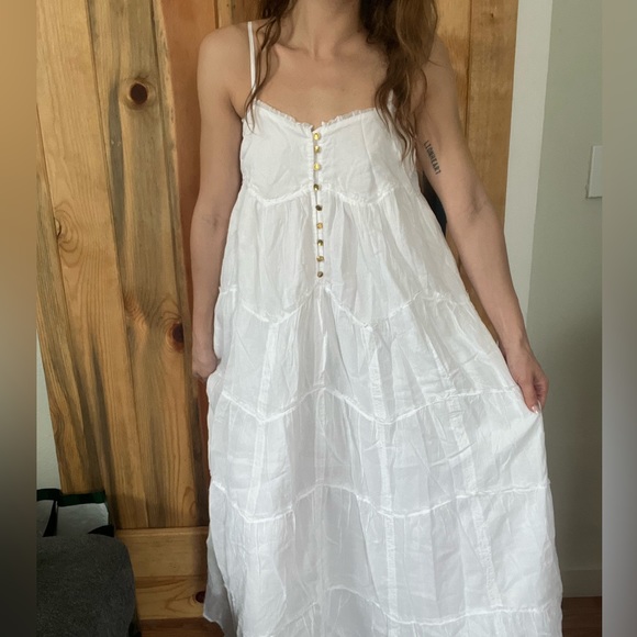 Show me your MUMU white maxi dress with gold buttons size small. - Picture 5 of 7